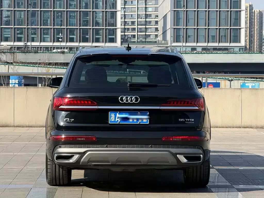 Audi Q7 — фото 2
