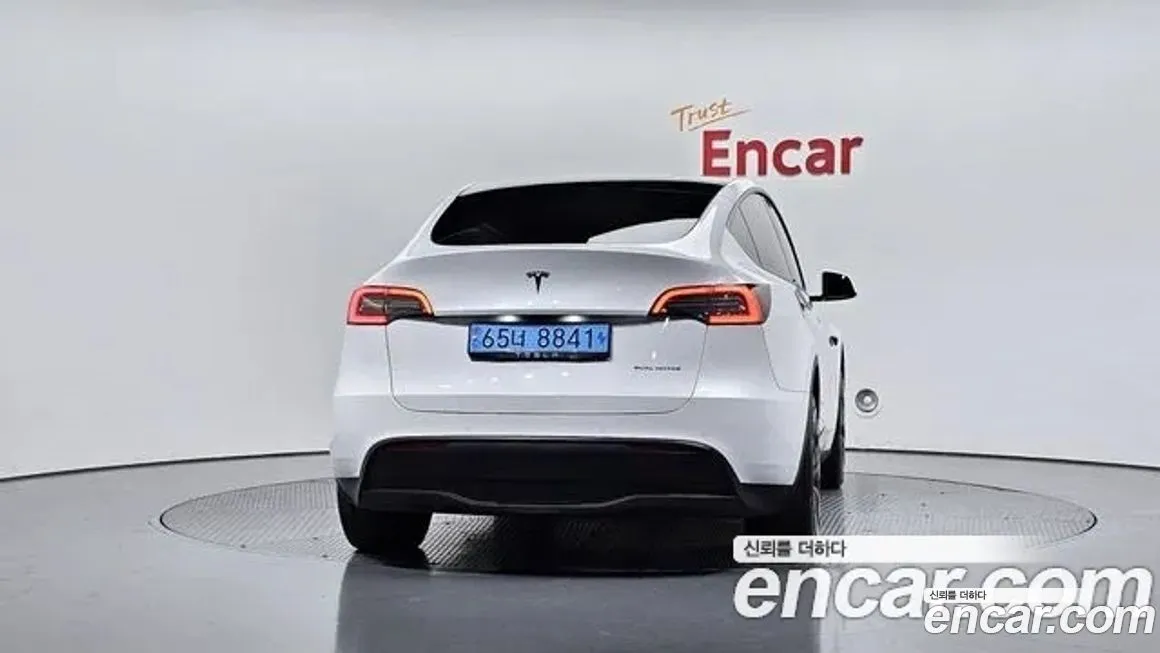 Tesla Model Y — фото 2