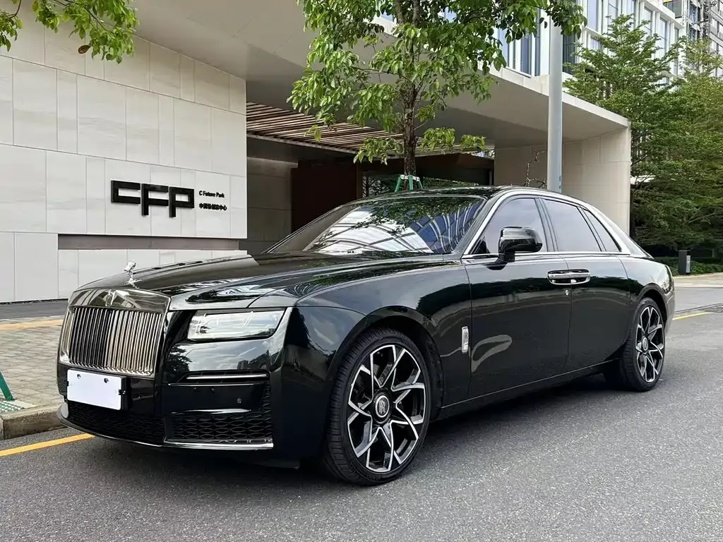 Rolls-Royce Ghost — фото 1
