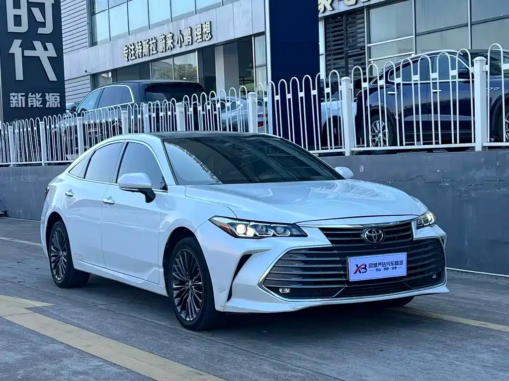 Toyota Avalon — фото 3