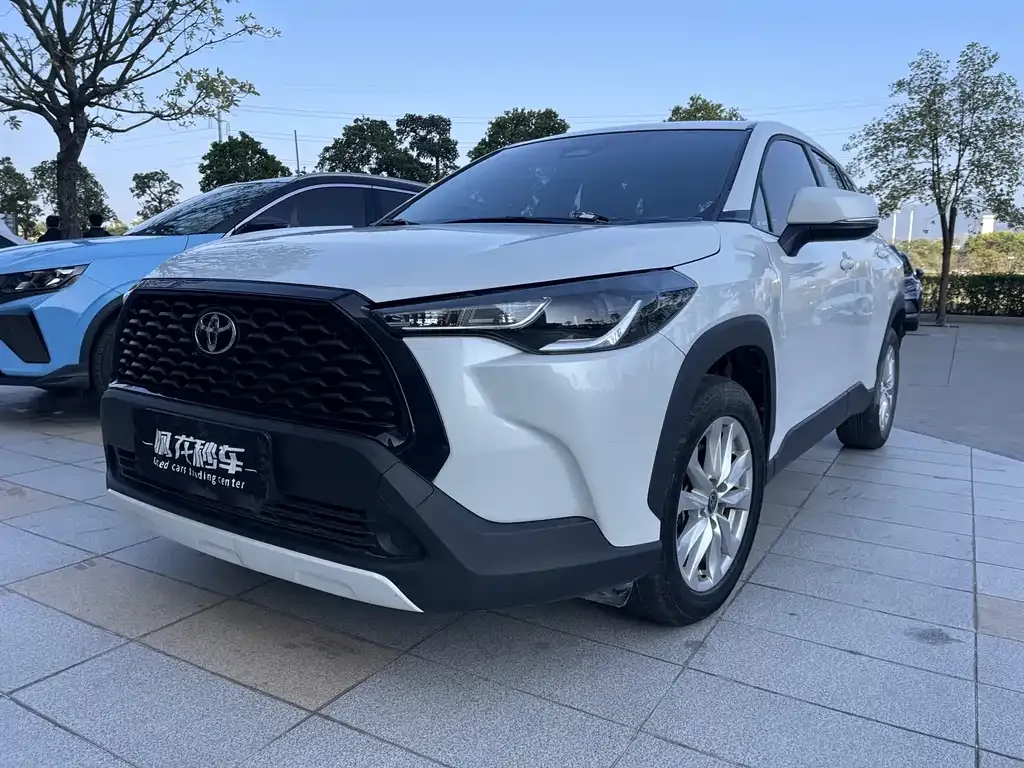 Toyota Corolla Cross — фото 1