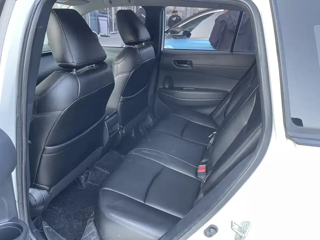 Toyota Corolla Cross — фото 2