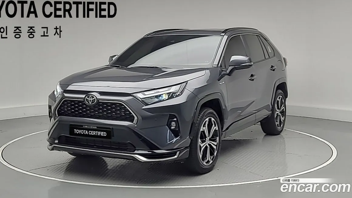 Toyota RAV4 — фото 1