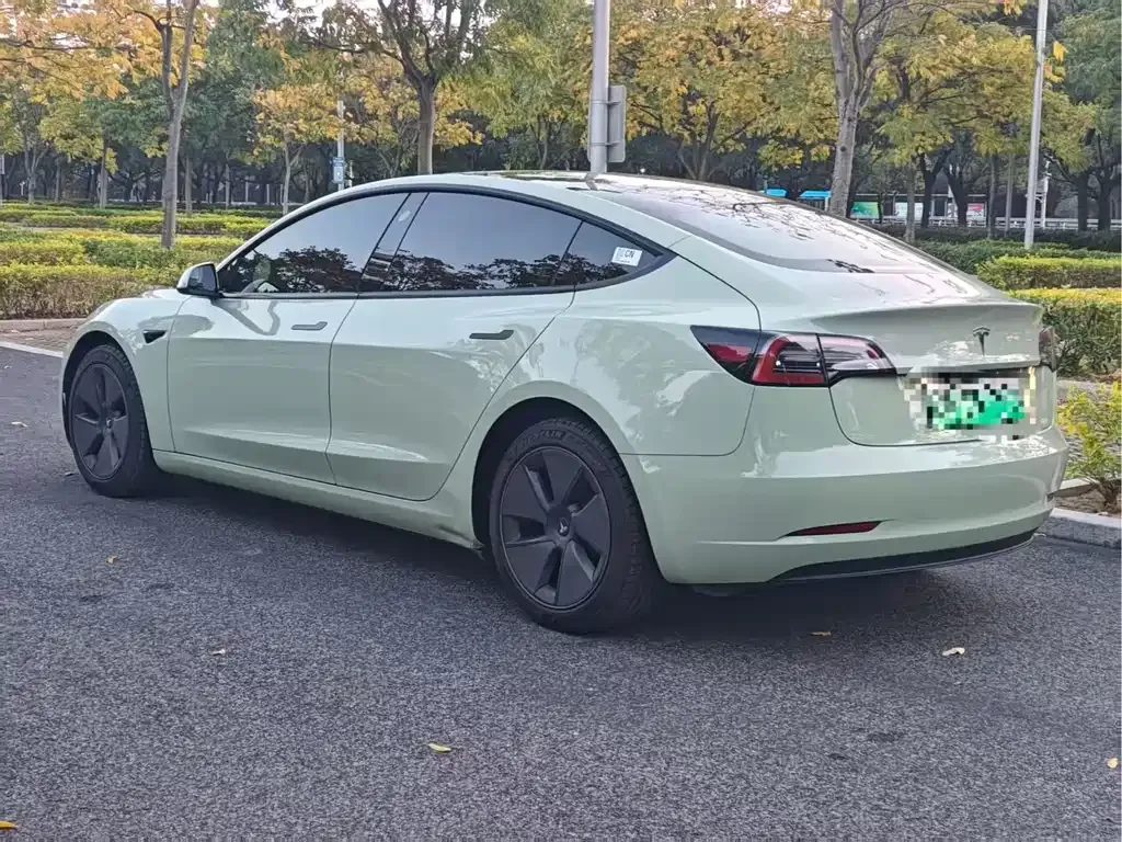 Tesla Model 3 — фото 5