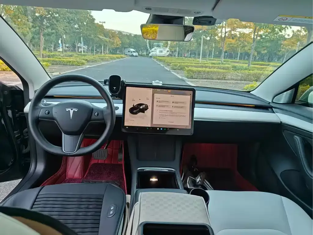 Tesla Model 3 — фото 4