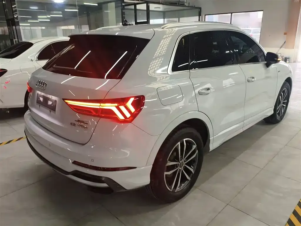 Audi Q3 — фото 9