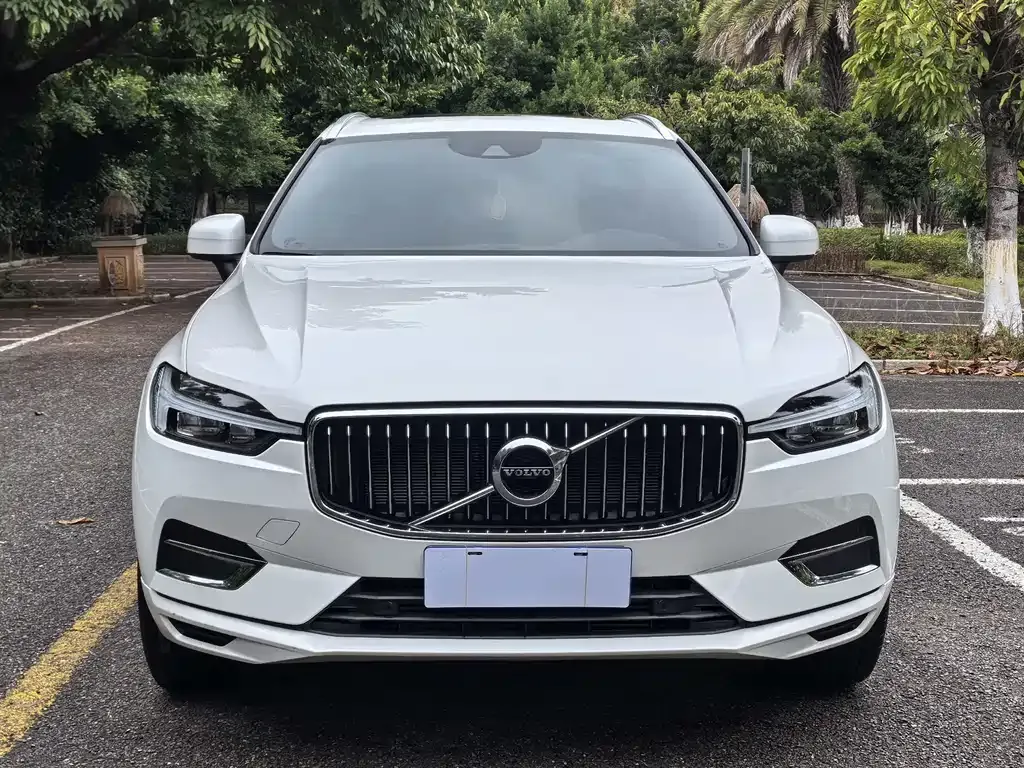 Volvo XC60 — фото 6