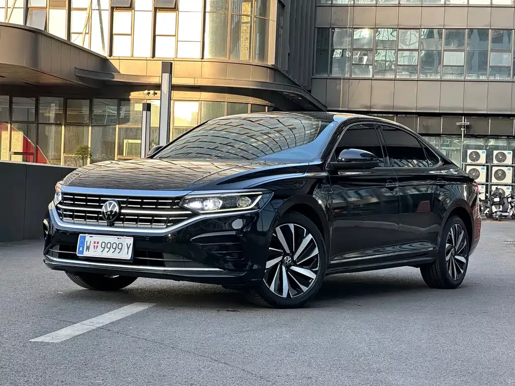 Volkswagen Passat — фото 1