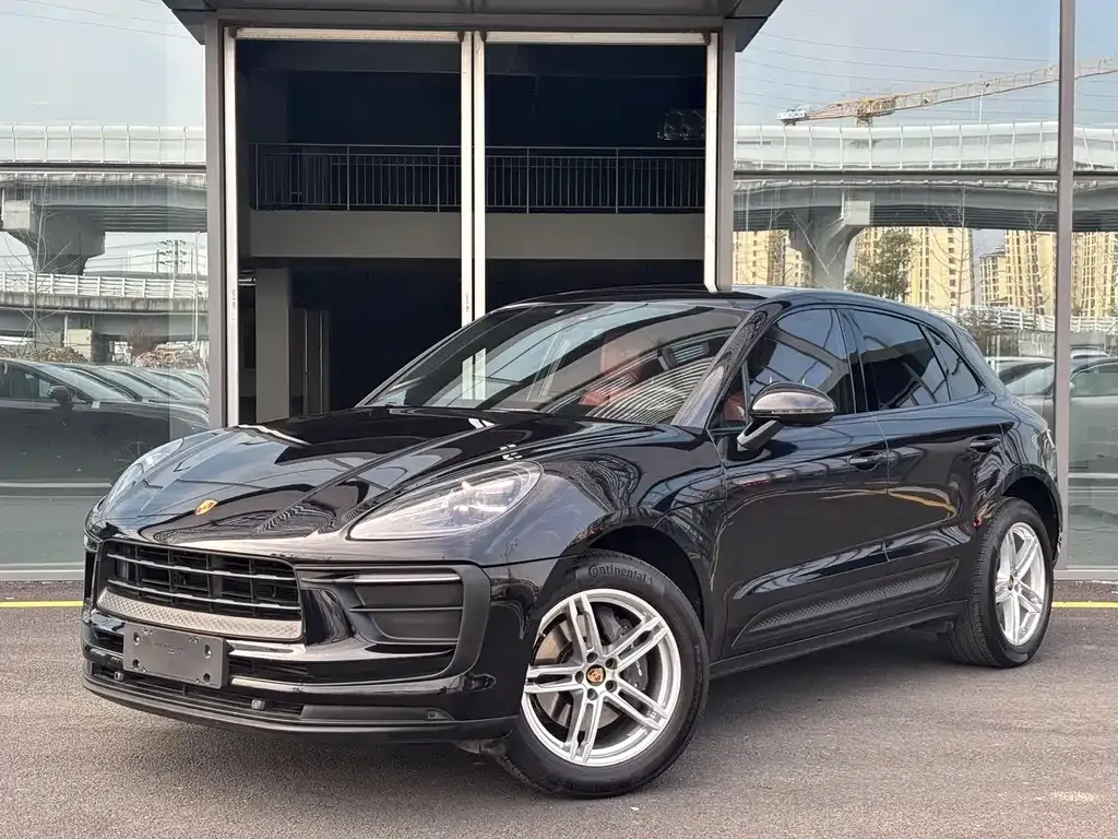 Porsche Macan — фото 1