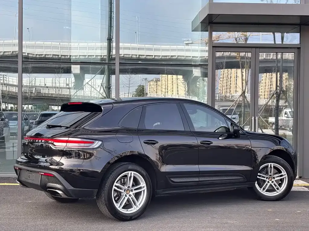 Porsche Macan — фото 7