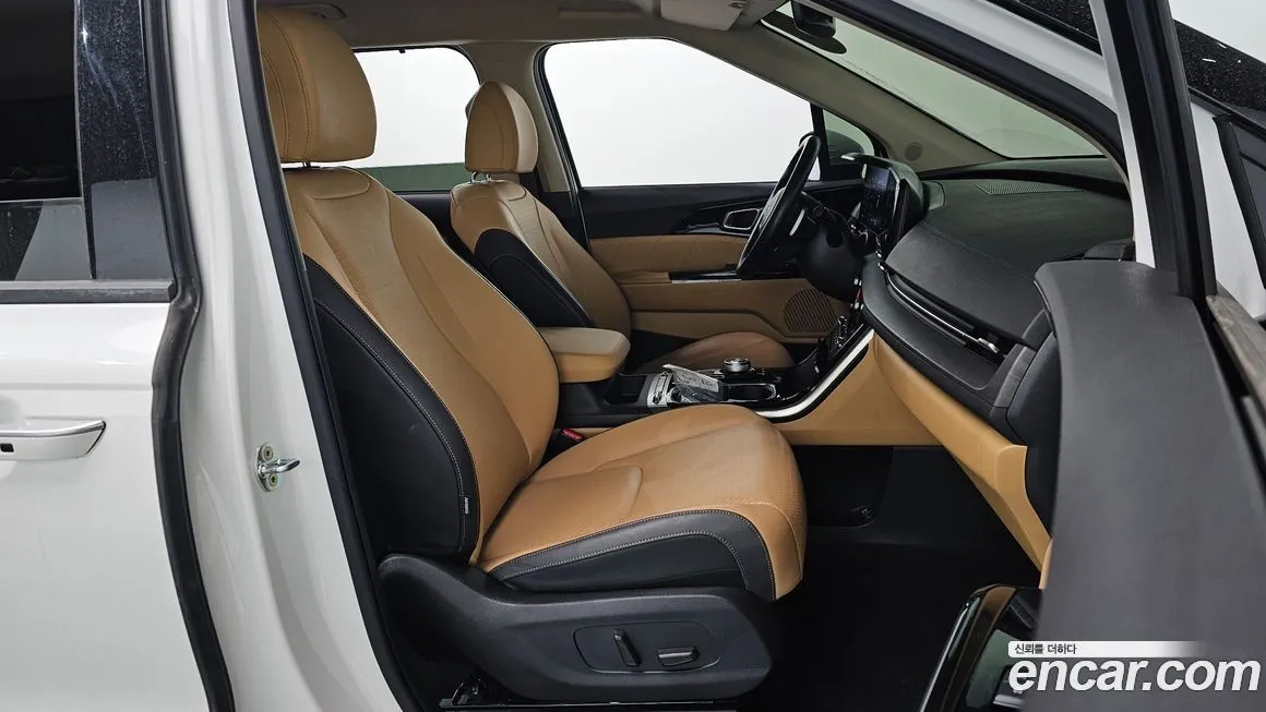 Kia Carnival — фото 10