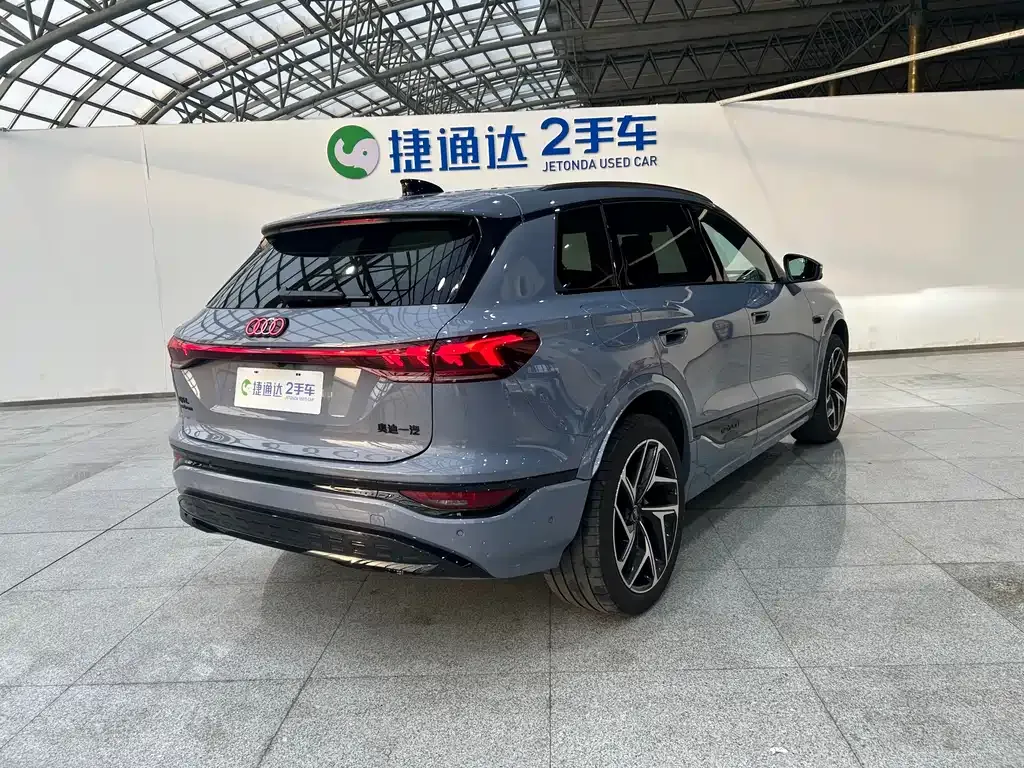 Audi Q6L e-tron — фото 9