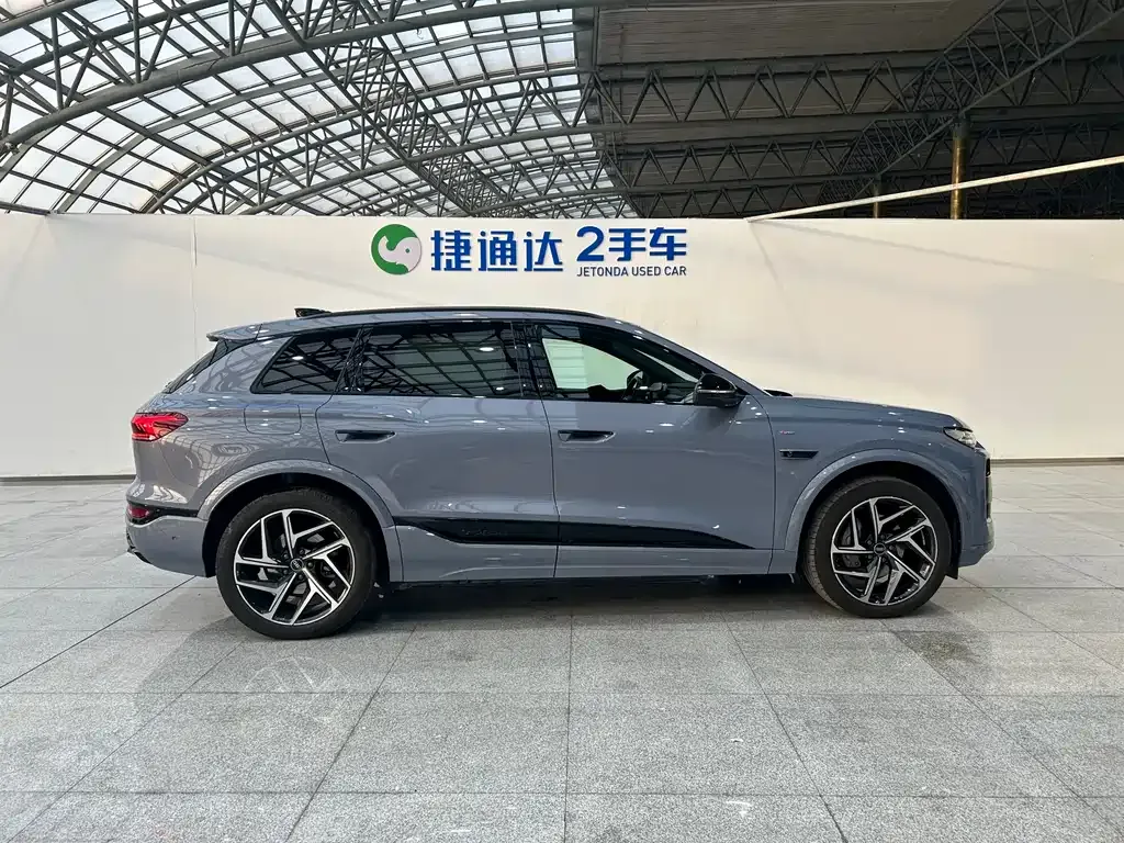 Audi Q6L e-tron — фото 10