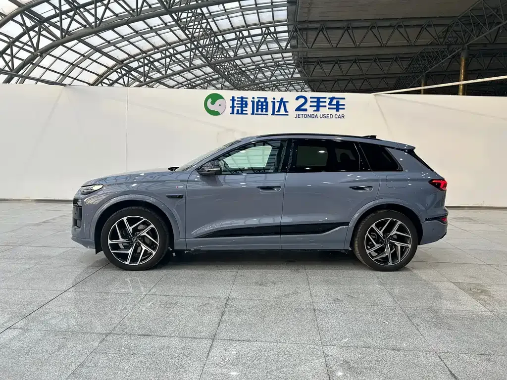 Audi Q6L e-tron — фото 4