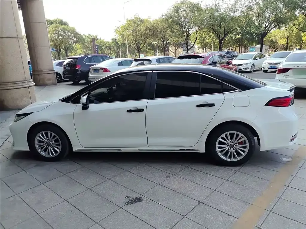 Toyota Allion — фото 10