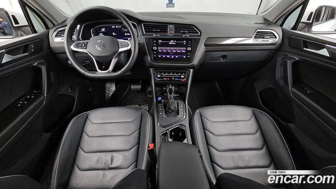 Volkswagen Tiguan — фото 8
