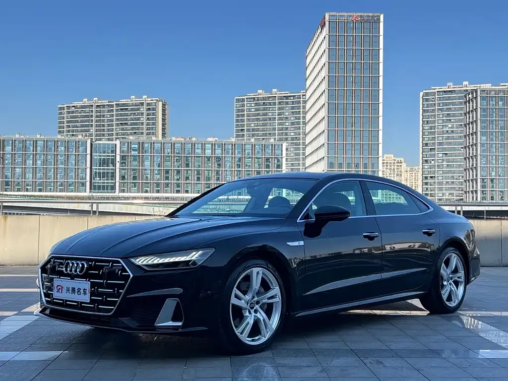 Audi A7L — фото 1
