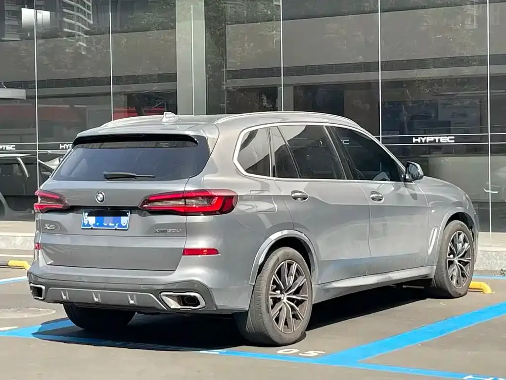 BMW X5 — фото 9