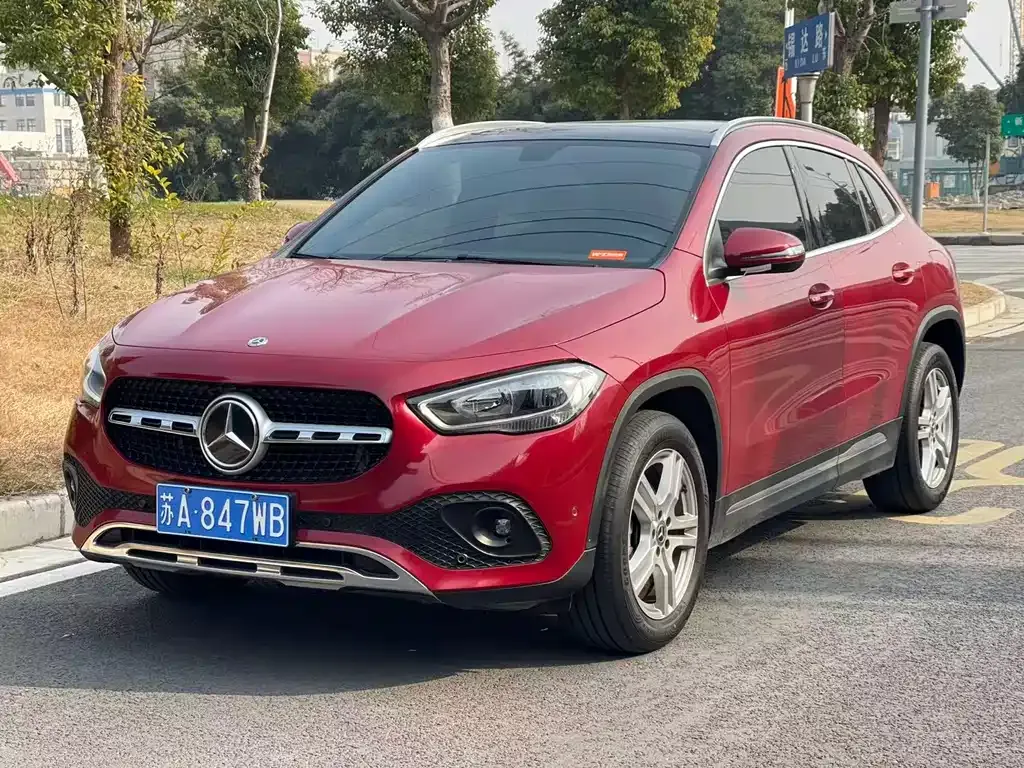 Mercedes-Benz GLA — фото 1