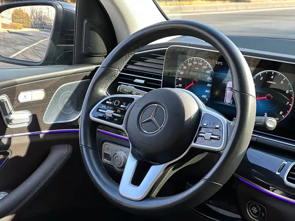 Mercedes-Benz GLE — фото 9
