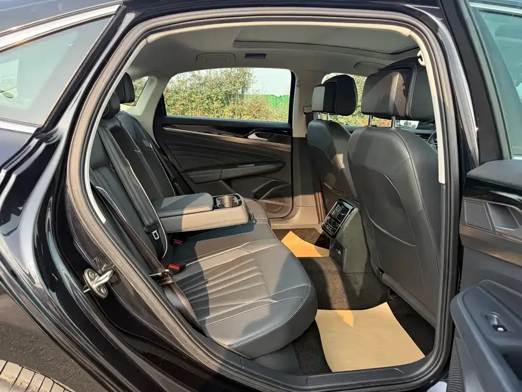Volkswagen Passat — фото 2