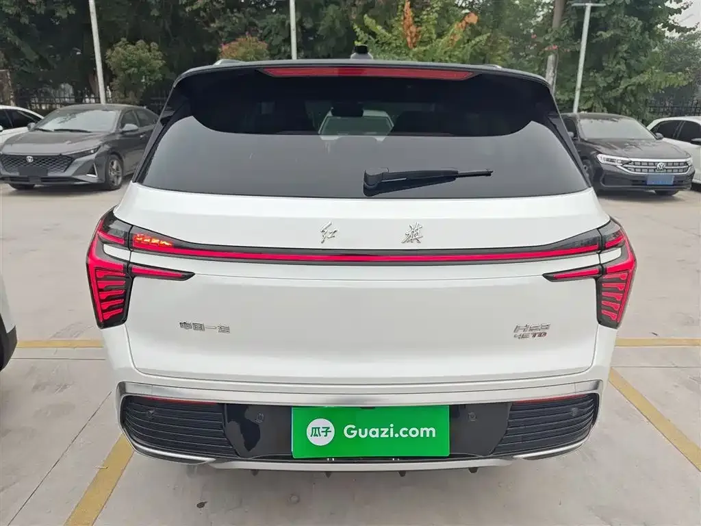 Hongqi HS3 — фото 7