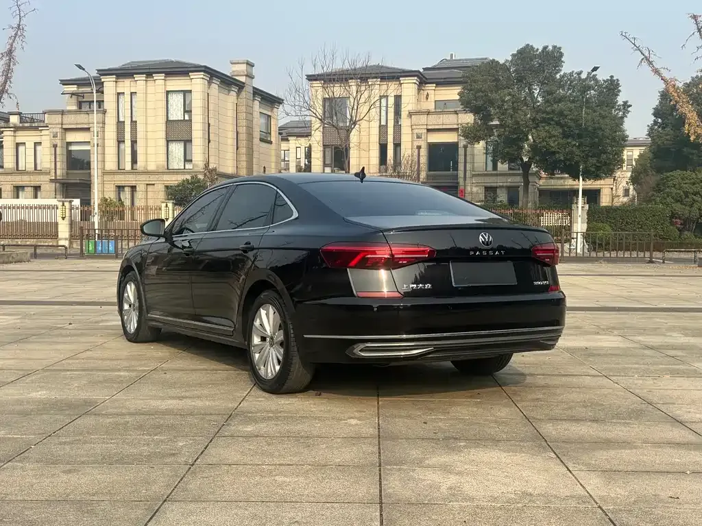 Volkswagen Passat — фото 6