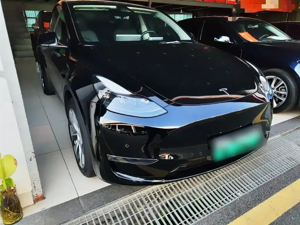 Tesla Model Y — фото 5