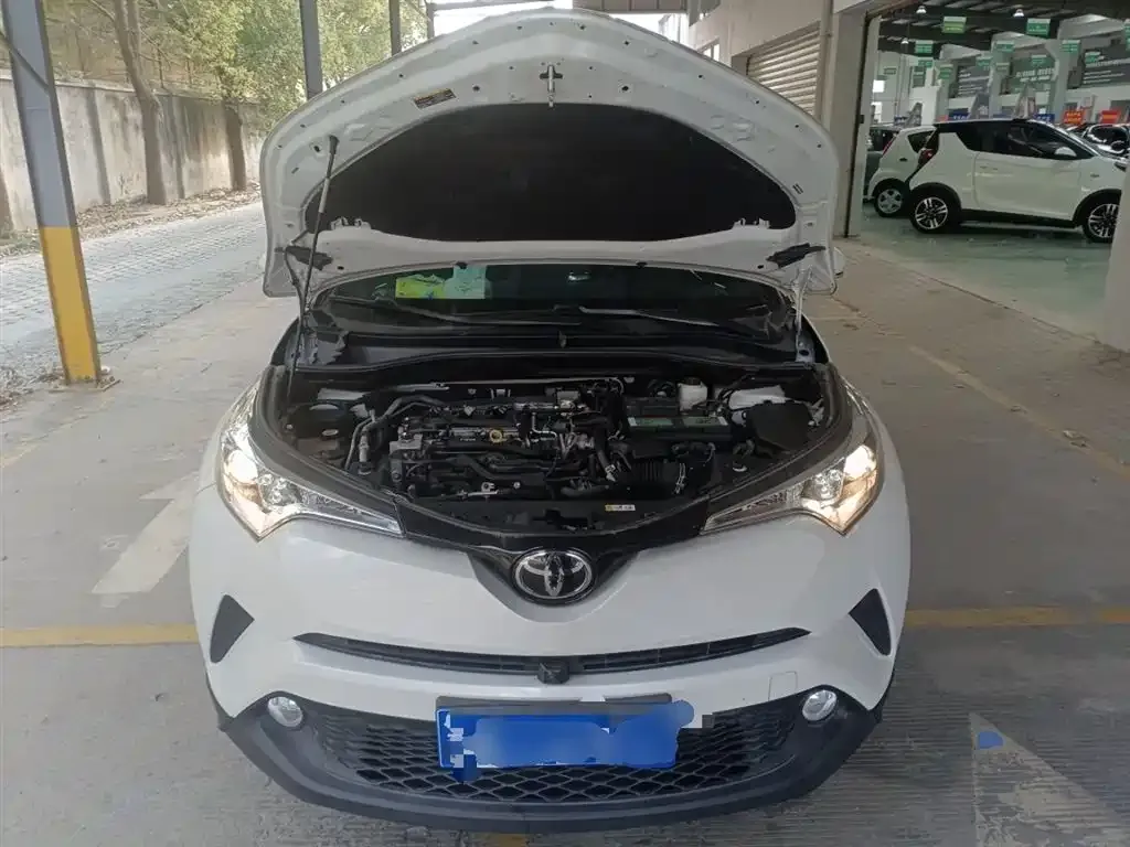 Toyota C-HR — фото 10