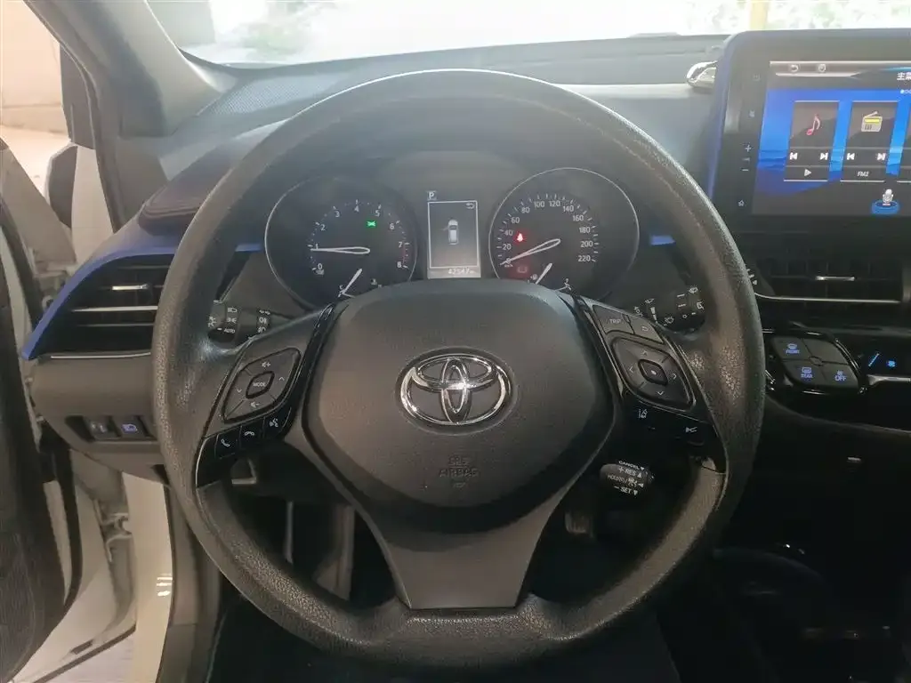 Toyota C-HR — фото 3