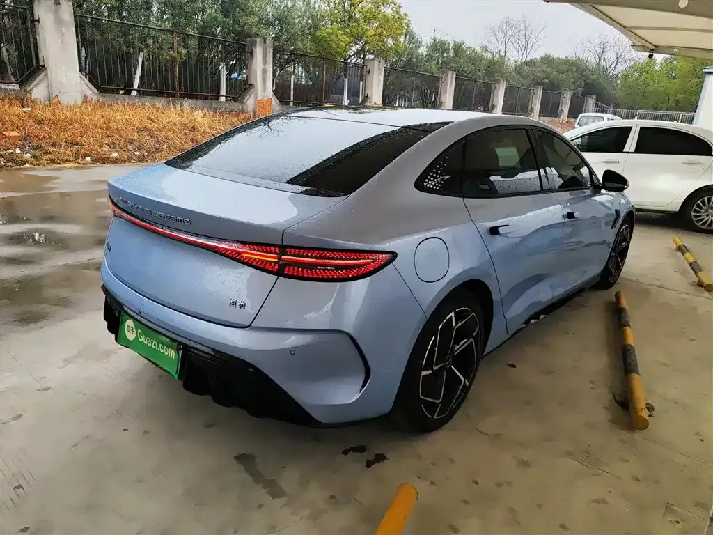 BYD Seal — фото 10