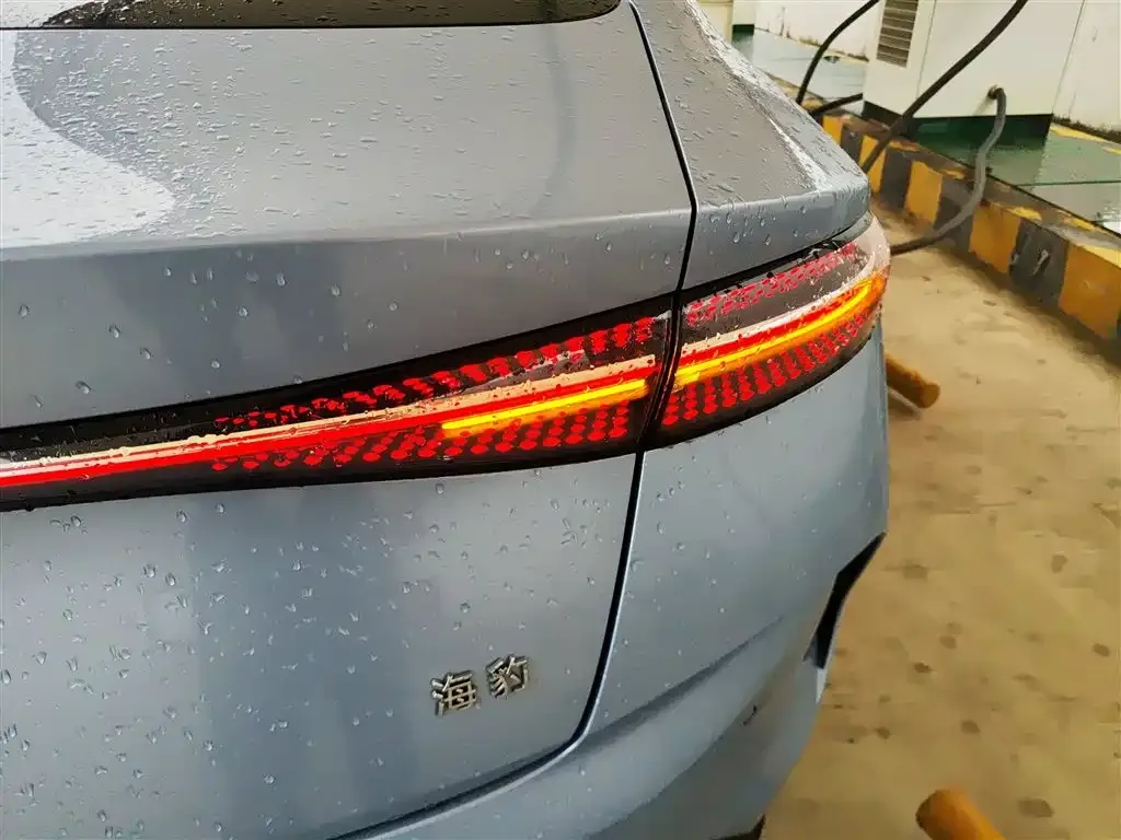 BYD Seal — фото 2