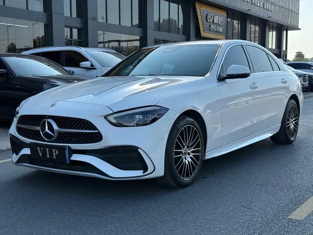 Mercedes-Benz C-Class — фото 1