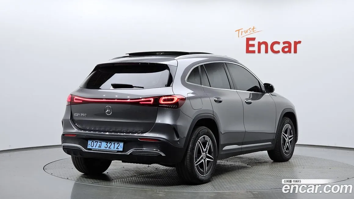 Mercedes-Benz EQA — фото 10