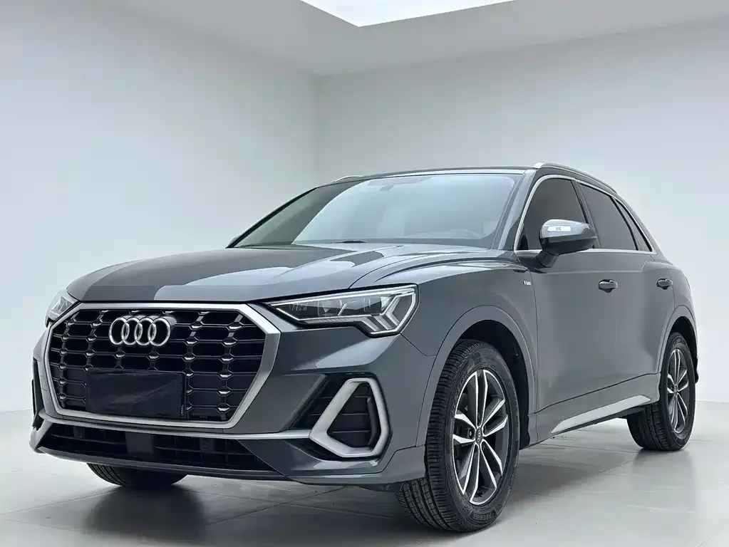 Audi Q3 — фото 1