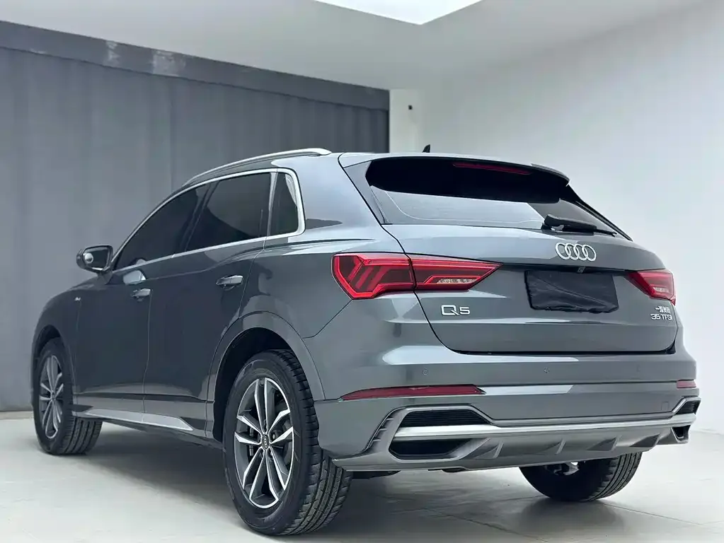Audi Q3 — фото 6
