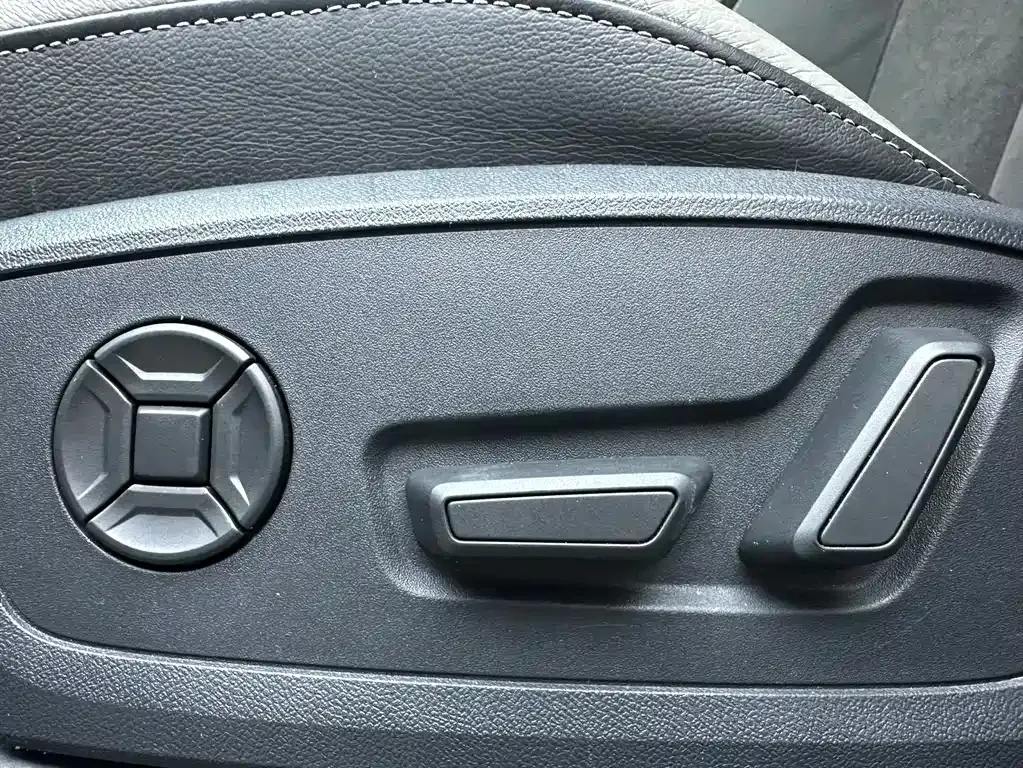 Audi Q3 — фото 10