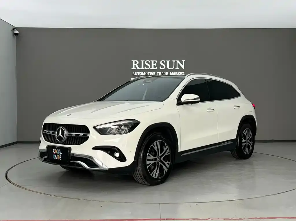 Mercedes-Benz GLA — фото 1