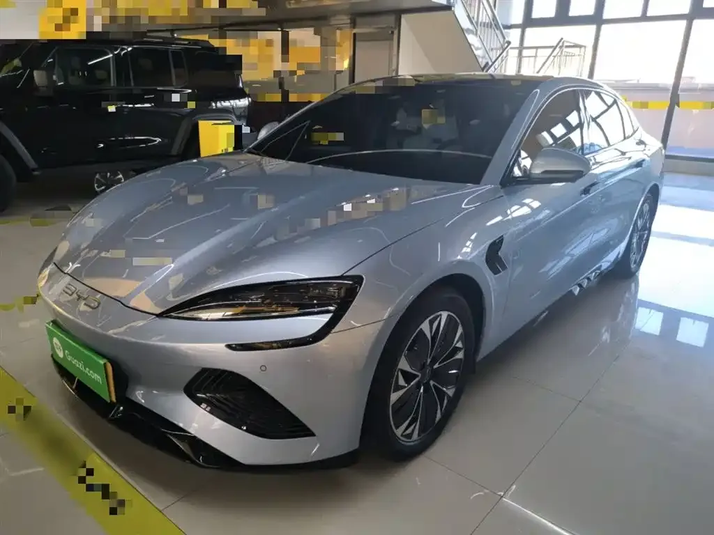 BYD Seal — фото 1