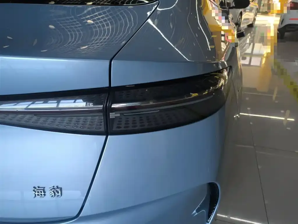 BYD Seal — фото 8