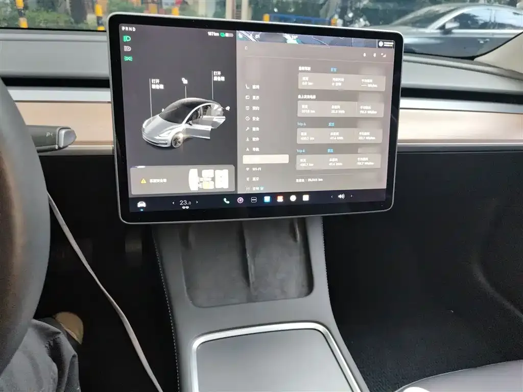 Tesla Model 3 — фото 6