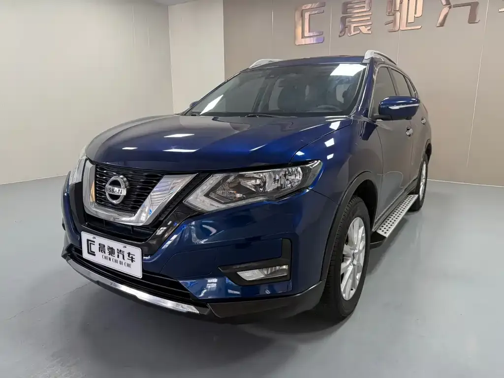 Nissan X-Trail — фото 1