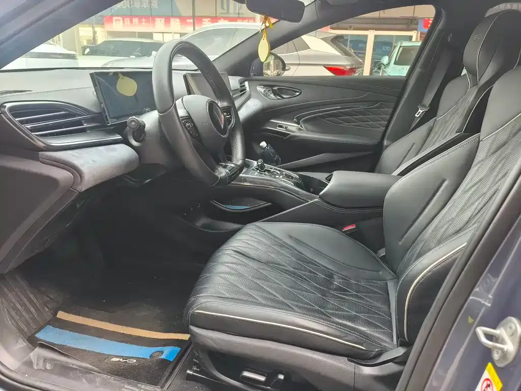 BYD Seal — фото 7
