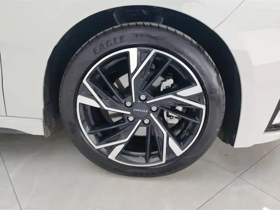Lynk & Co 03 — фото 4