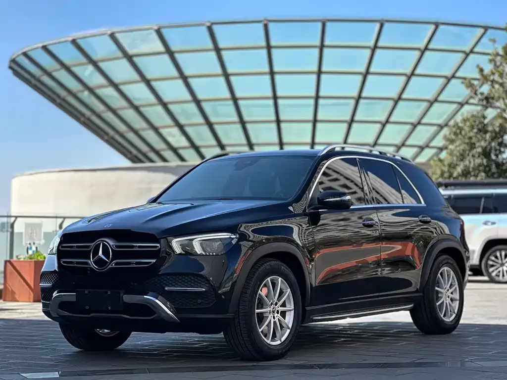 Mercedes-Benz GLE — фото 1