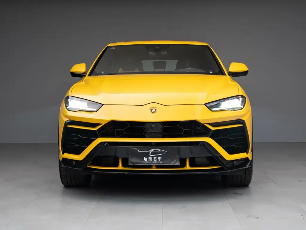 Lamborghini Urus — фото 1