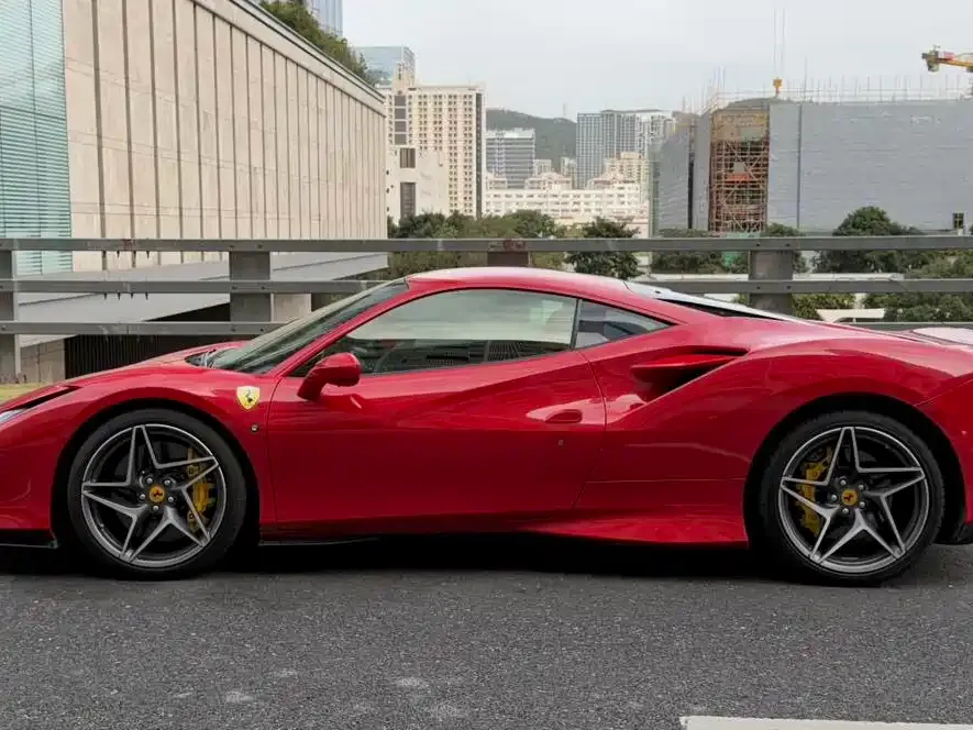 Ferrari F8 — фото 4
