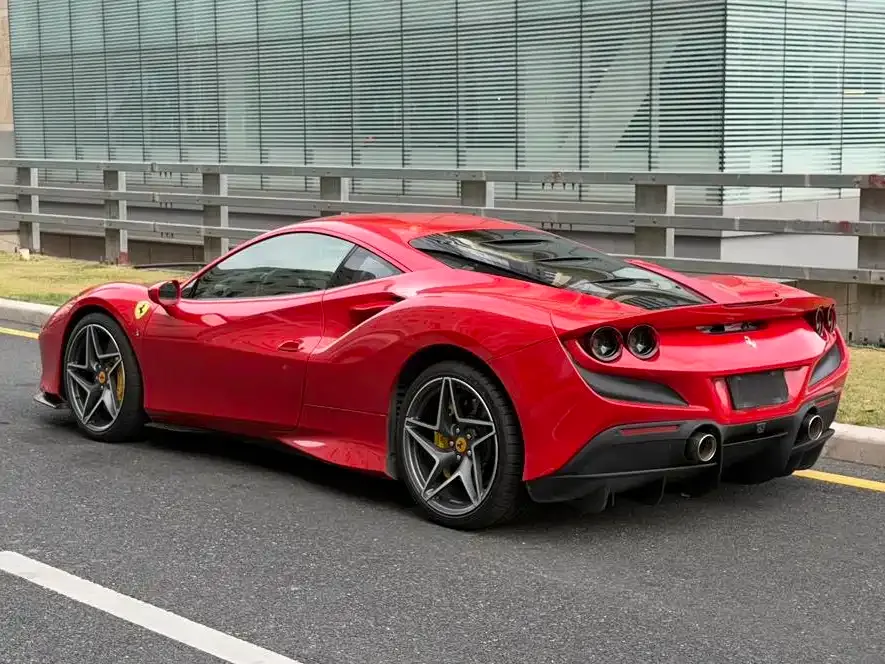 Ferrari F8 — фото 7