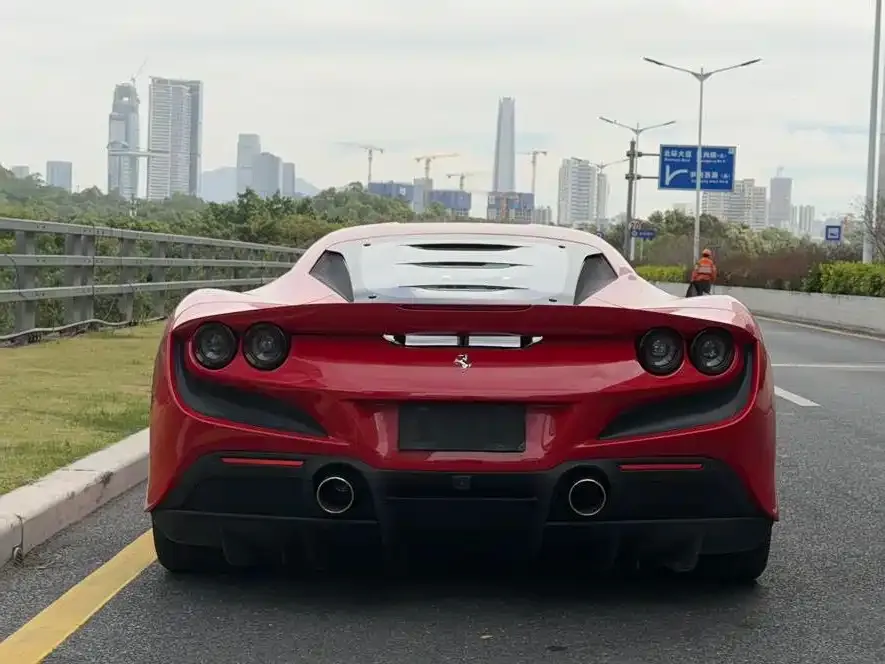 Ferrari F8 — фото 8