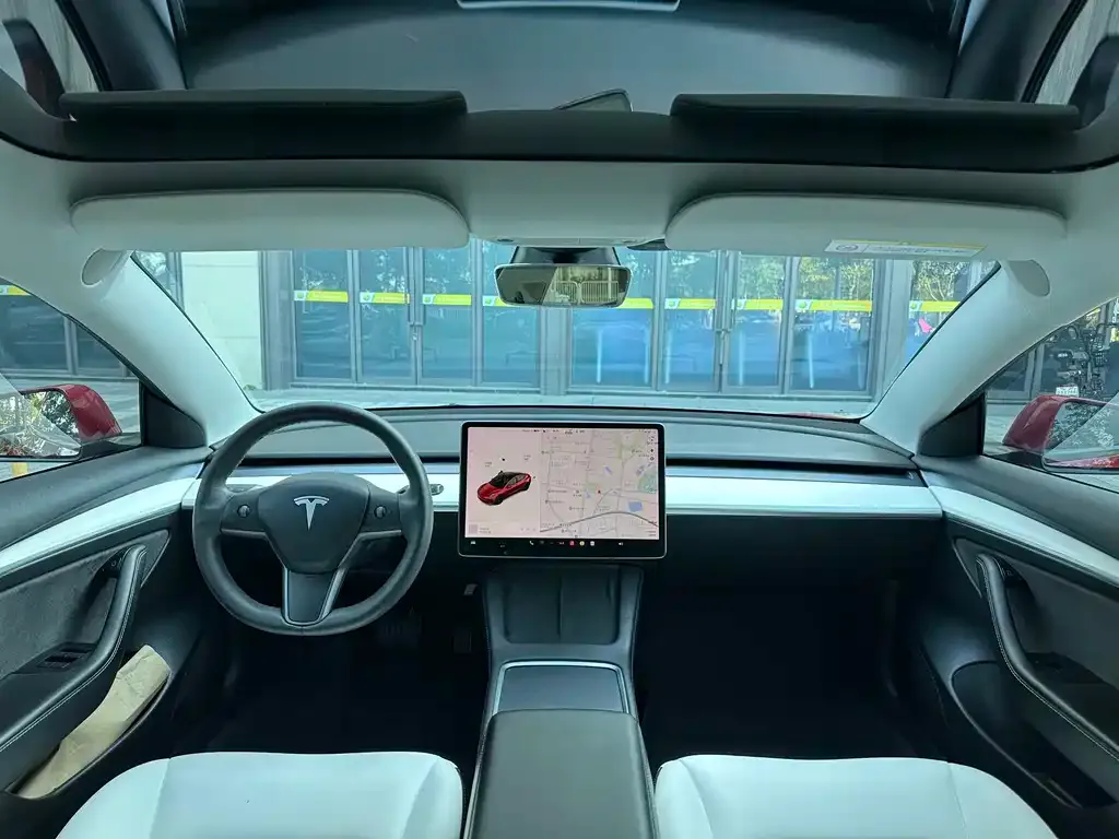 Tesla Model 3 — фото 2